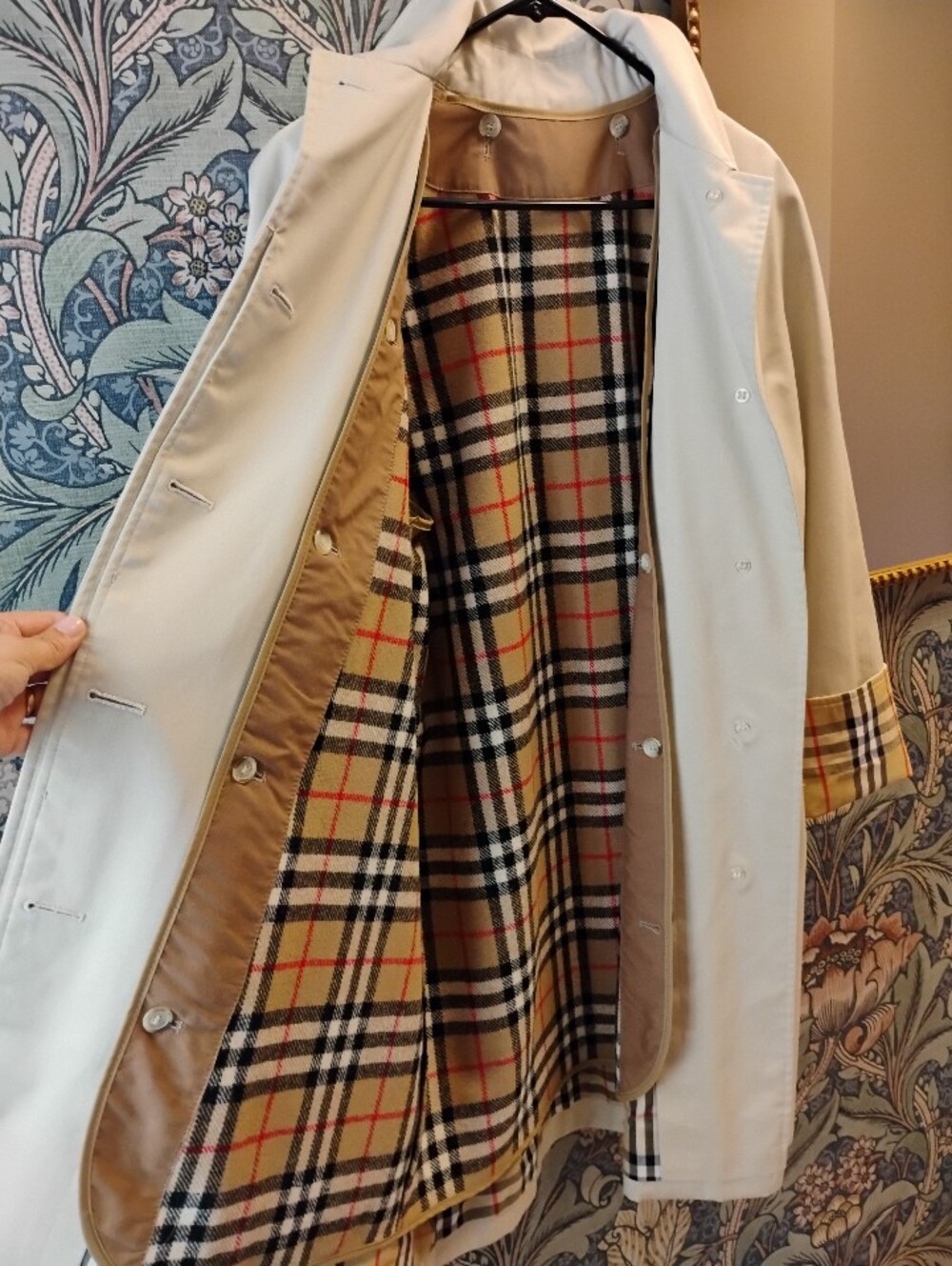 Vintage Burberry Trench Coat With Removable Liner, Mid length - Picture 4 of 16